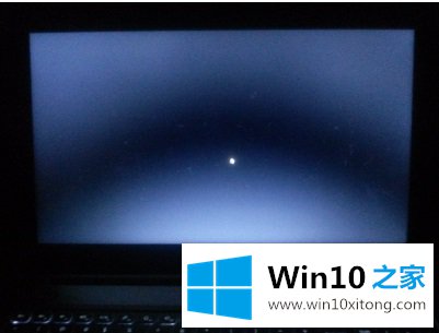 Win10系统开机黑屏的详尽解决法子